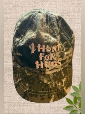 🧢 Bass Pro Shops Kids’ Camo “I Hunt for Hugs” Hat